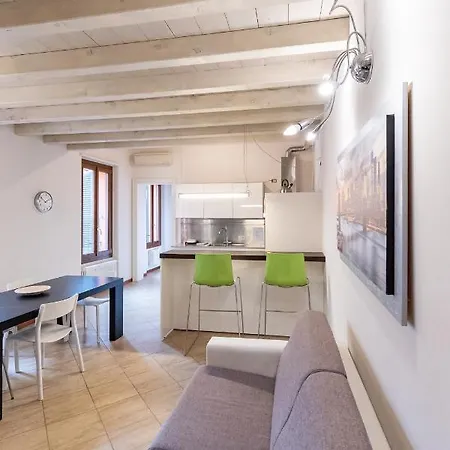 Trilocale Rua Sovera 85 - F&l Aparment * Brescia