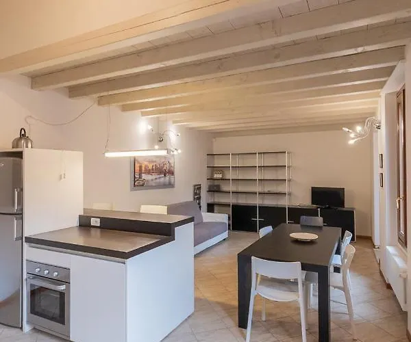 Trilocale Rua Sovera 85 - F&l Aparment * Брешия