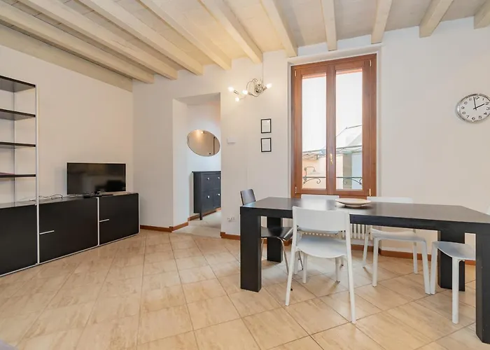 Trilocale Rua Sovera 85 - F&l Aparment Апартаменты Брешия